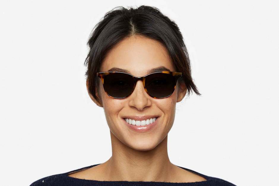Lovelace sunglasses in serengeti on female model viewed from front