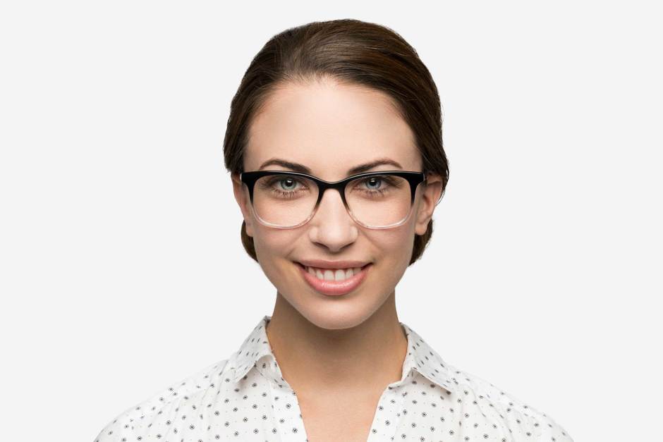 Hopper eyeglasses in manhattan fade on female model viewed from front